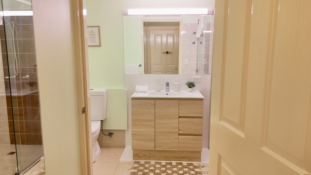 Private ensuite bathroom